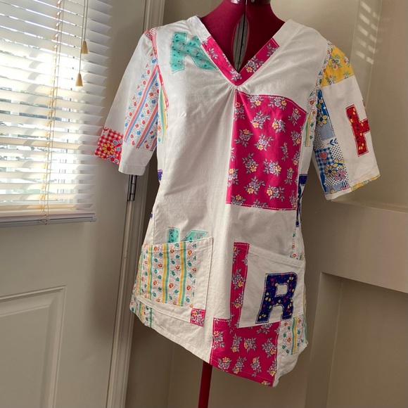 Handmade women v neck asymmetrical hemline cotton uniform top. Size 14.(M). Used - Picture 7 of 9